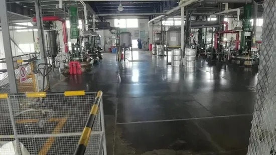 Poliuretanowy klej topliwy do obróbki drewna i laminowania PVC EG-801.2